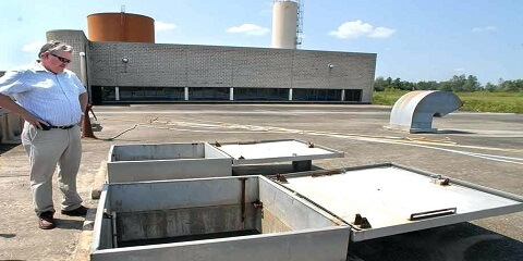 water-holding-tank-cleaning